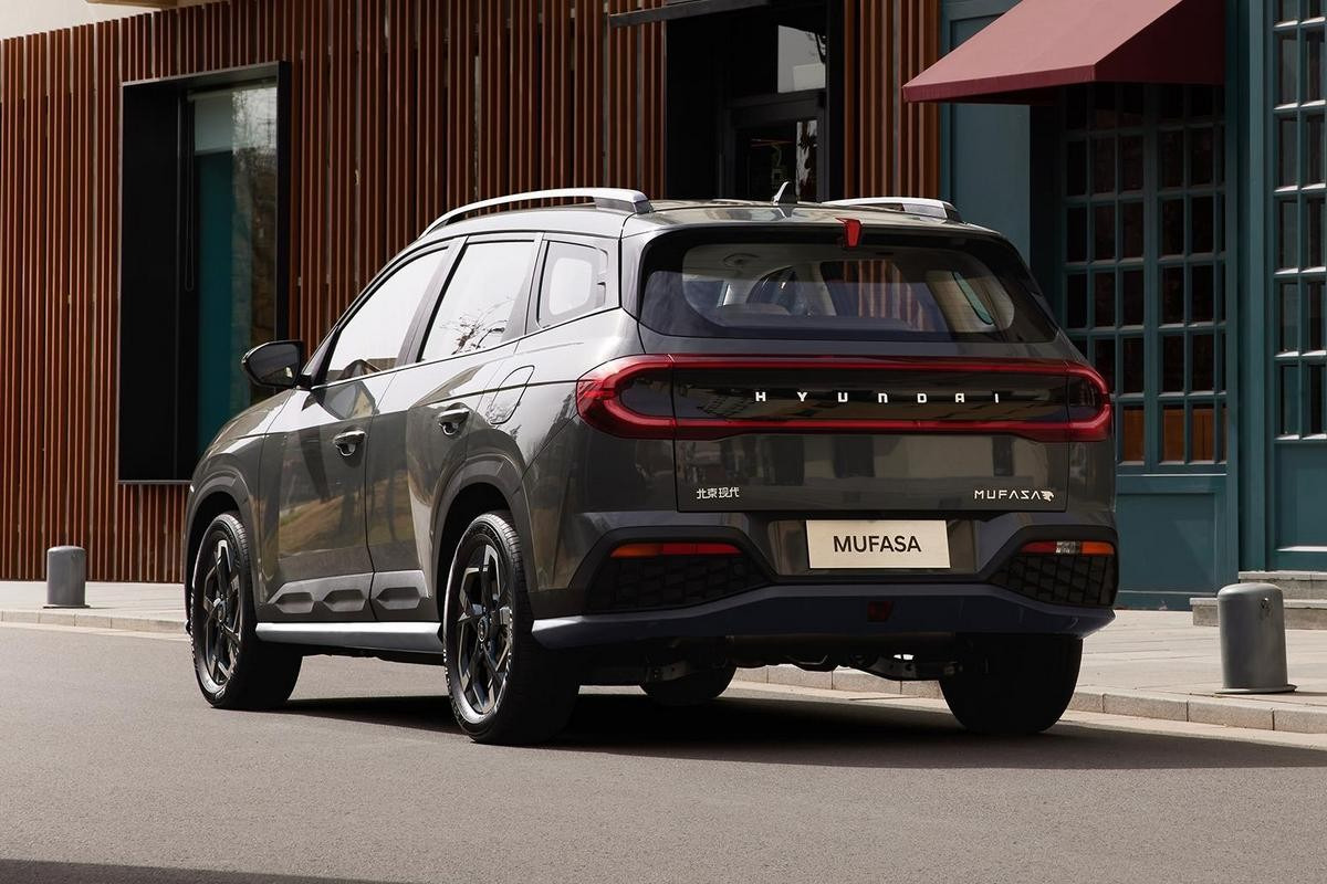 투싼과 싼타페 사이, 2023 현대 무파사(Hyundai Mufasa) 고화질 사진 원본으로 정리합니다