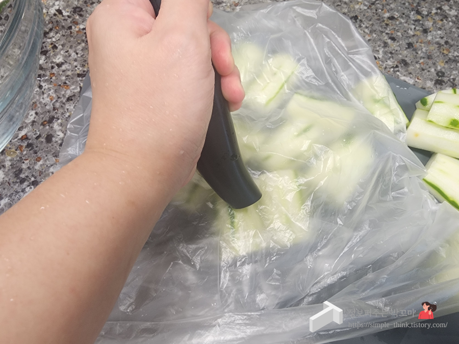 오이미소된장무침 여름철 반찬으로 추천해요 5 ywAAAAAAQABAAACAUwAOw==