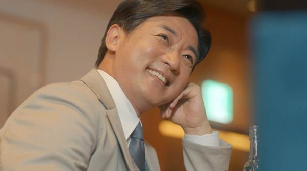 좋아하는 사람한테 문자 보낼 때 멘트를 책에서 찾는 남자...jpg