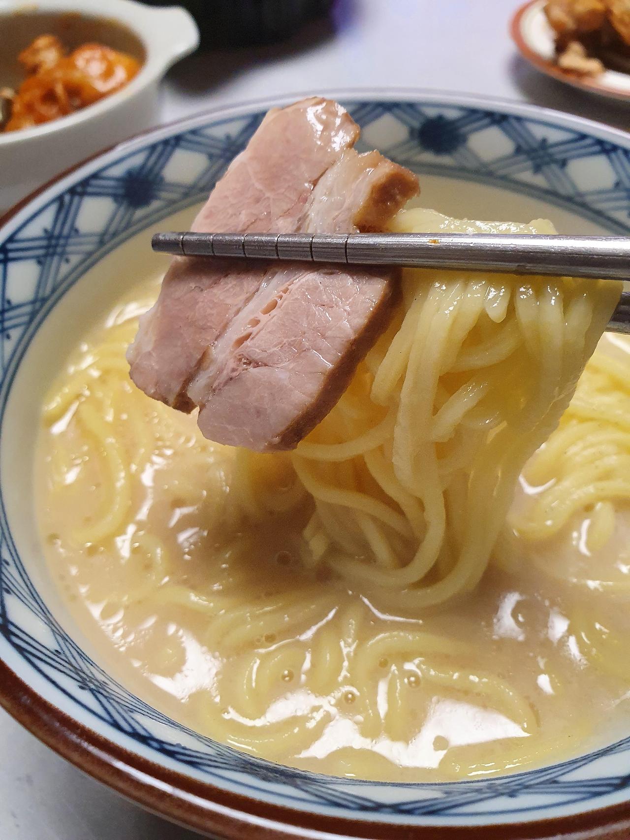피코크 고수의 맛집 일식 돈코츠라멘 후기 16 ywAAAAAAQABAAACAUwAOw==