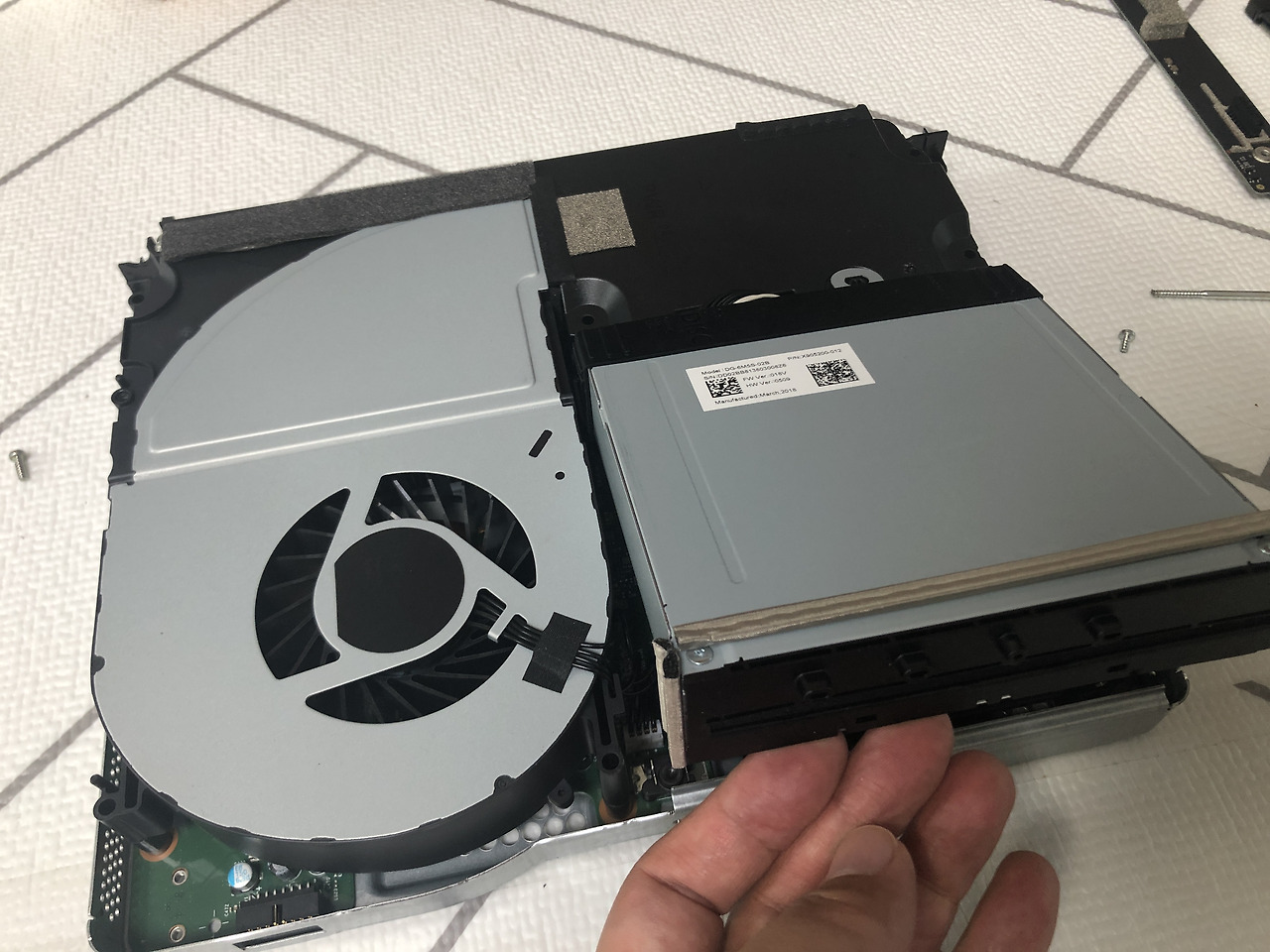 XBOX ONE X 하드디스크 SSD로 교체