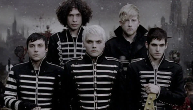 My chemical romance - Welcome to the black parade 듣기, 가사, 공식 뮤비 2 ywAAAAAAQABAAACAUwAOw==