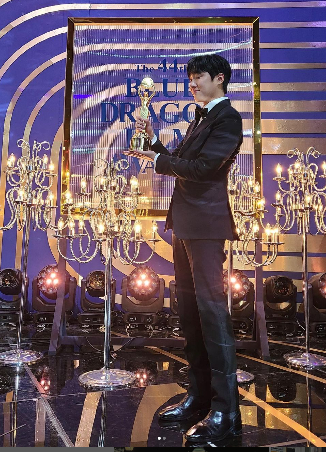 ‘화란’ 신예 홍사빈 누구?, 청룡신인남우상 수상 12월 군 입대 1 ywAAAAAAQABAAACAUwAOw==