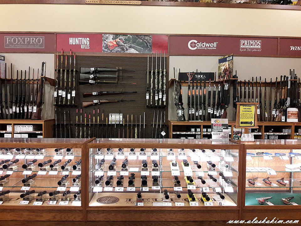 알래스카" 다양한 총들을 구경하다 "