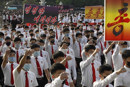● 지난 8일 평양 김일성 광장에서 열린 대남 규탄 시위〈AP 연합뉴스〉