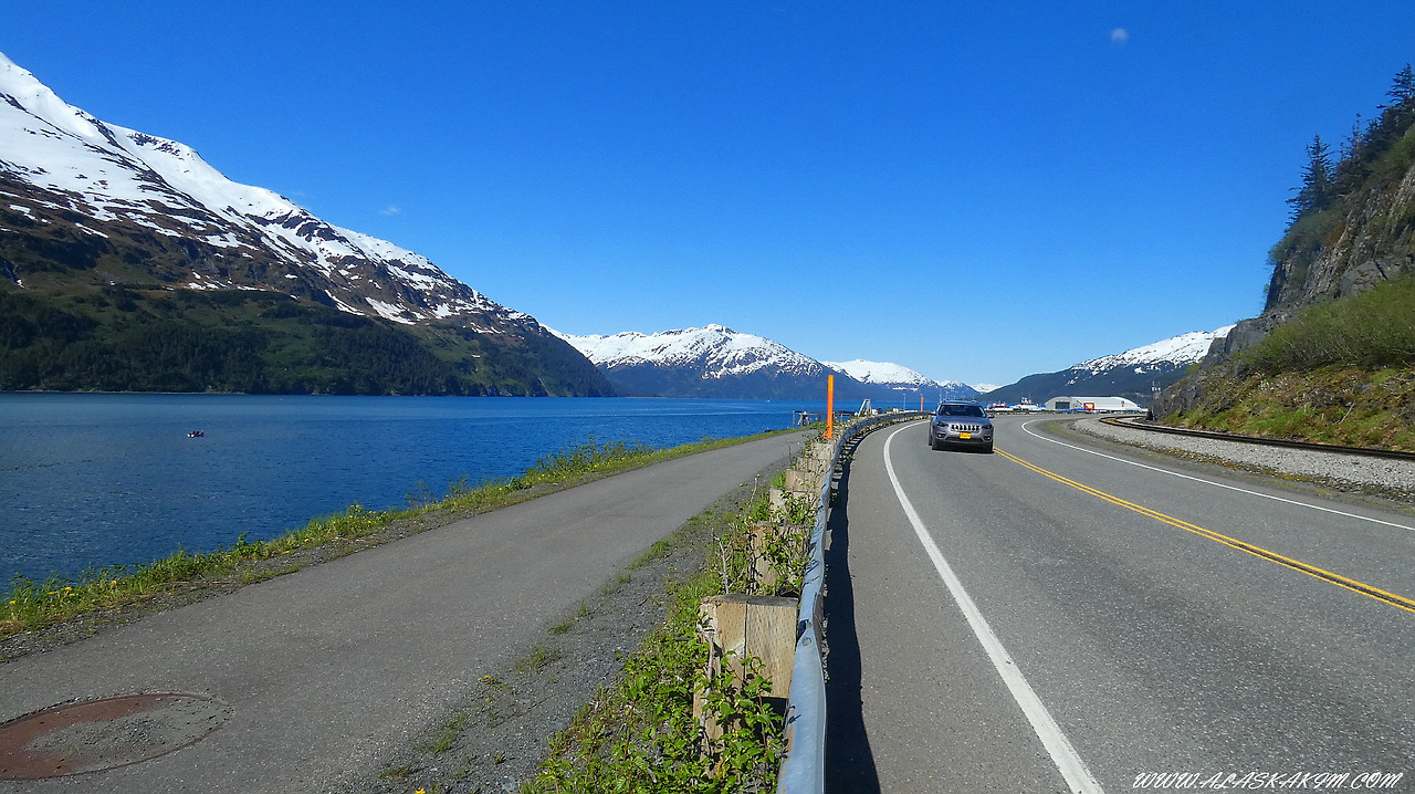 알래스카" 설산과 바다와 함께 하는 기차여행 "
