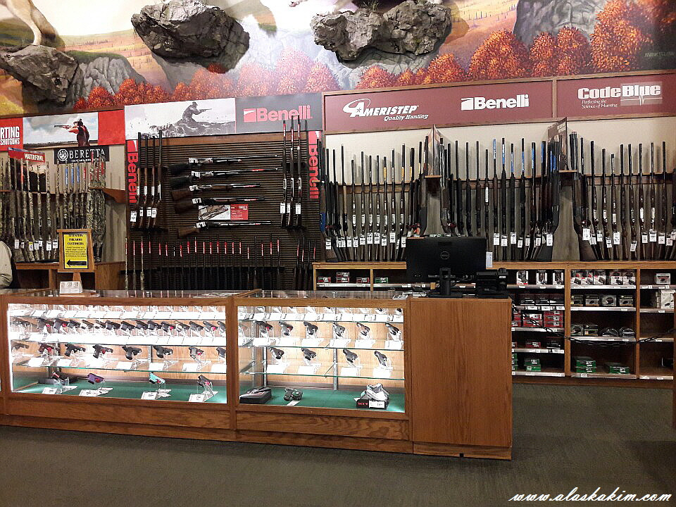 알래스카" 다양한 총들을 구경하다 "