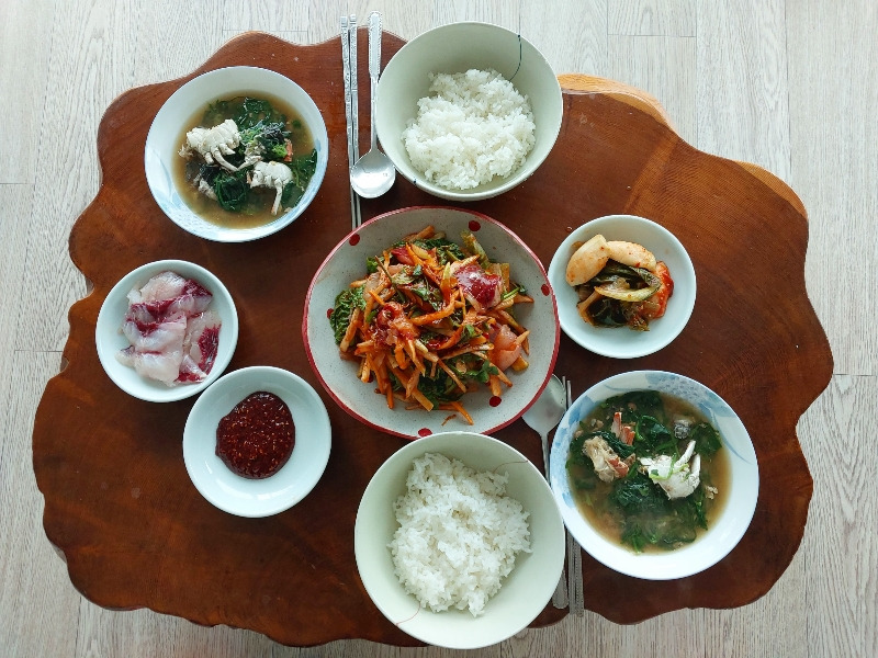 숭어회무침과 시금치된장국