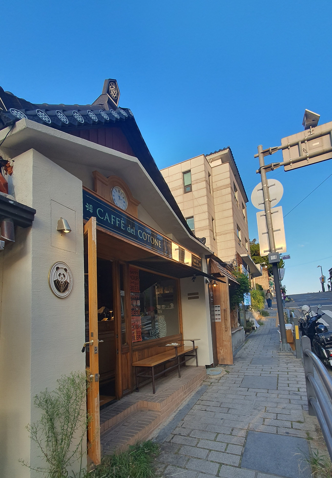 카페 델 꼬또네 북촌계동점
