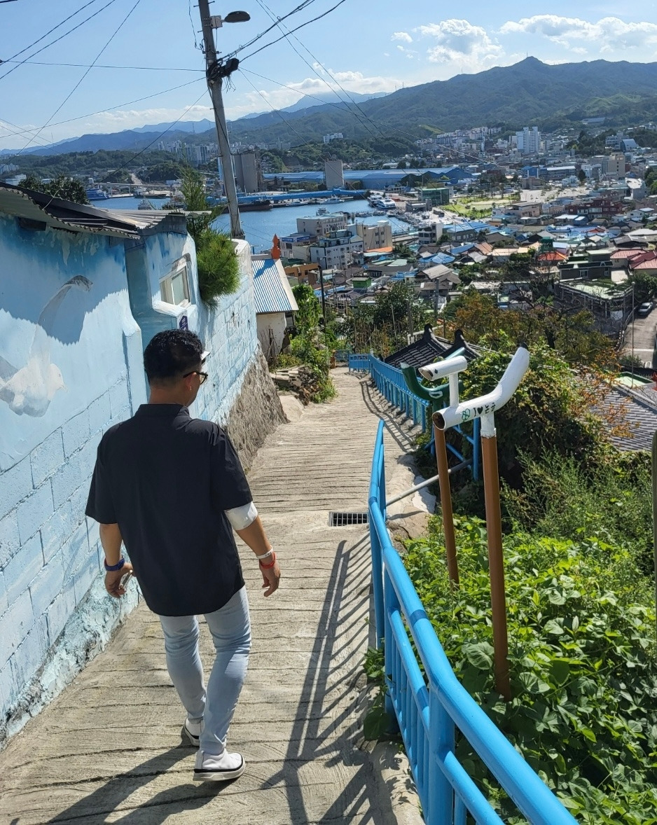 가을과 걷고 싶었다. 묵호 논골담길!
