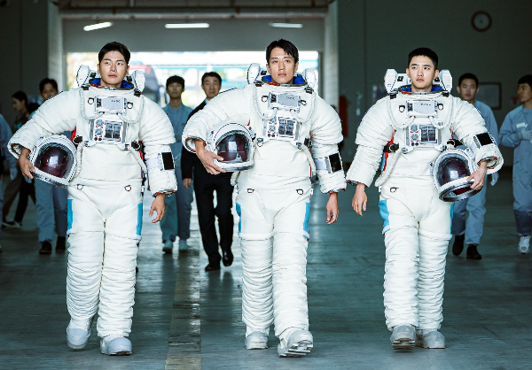 <더 문> 영화 리뷰..설경구, 도경수 3 ywAAAAAAQABAAACAUwAOw==