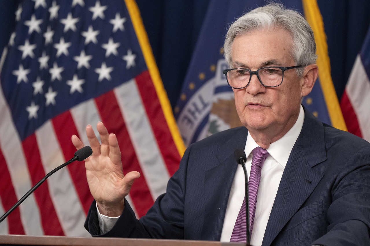 연준(the Fed), 완고한 인플레이션 속에서 두 번의 금리 인상 신호로 소비자 주도 경기 침체 우려 제기 1 연준(the Fed), 완고한 인플레이션 속에서 두 번의 금리 인상 신호