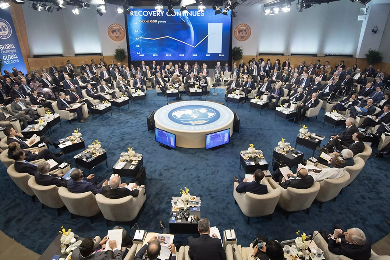 IMF, 한국 경제 성장률 1.7%에서 1.5%로 하향 조정.. 수출 급감 영향 1 IMF, 한국 성장률 1.7%에서 1.5%로 하향 조정.. 수출 급감 영향