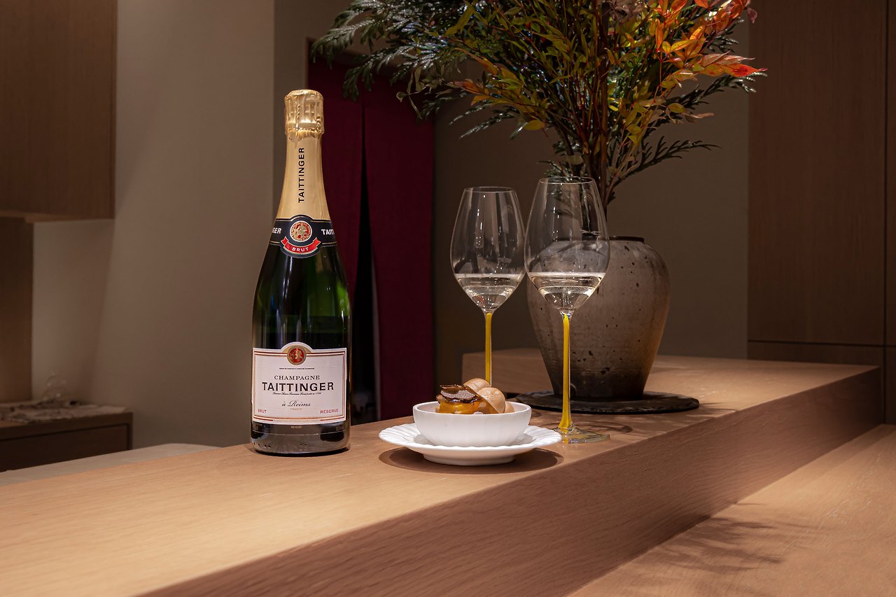 Mitou’s Signature Savory Monaka with Taittinger Brut Reserve ⓒYuchan Jung