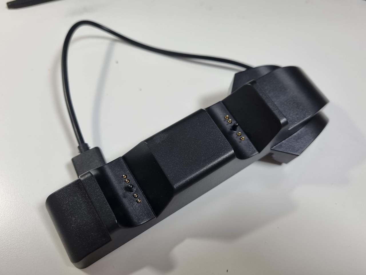 PS5 알리표 듀얼센스 충전거치대 후기 3 ywAAAAAAQABAAACAUwAOw==