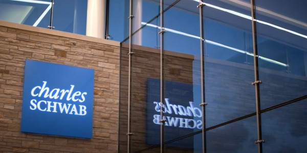 모건 스탠리(Morgan Stanley), 찰스 슈왑(Charles Schwab)을 '중립'으로 하향 조정 1 찰스 슈왑 (Charles Schwab)