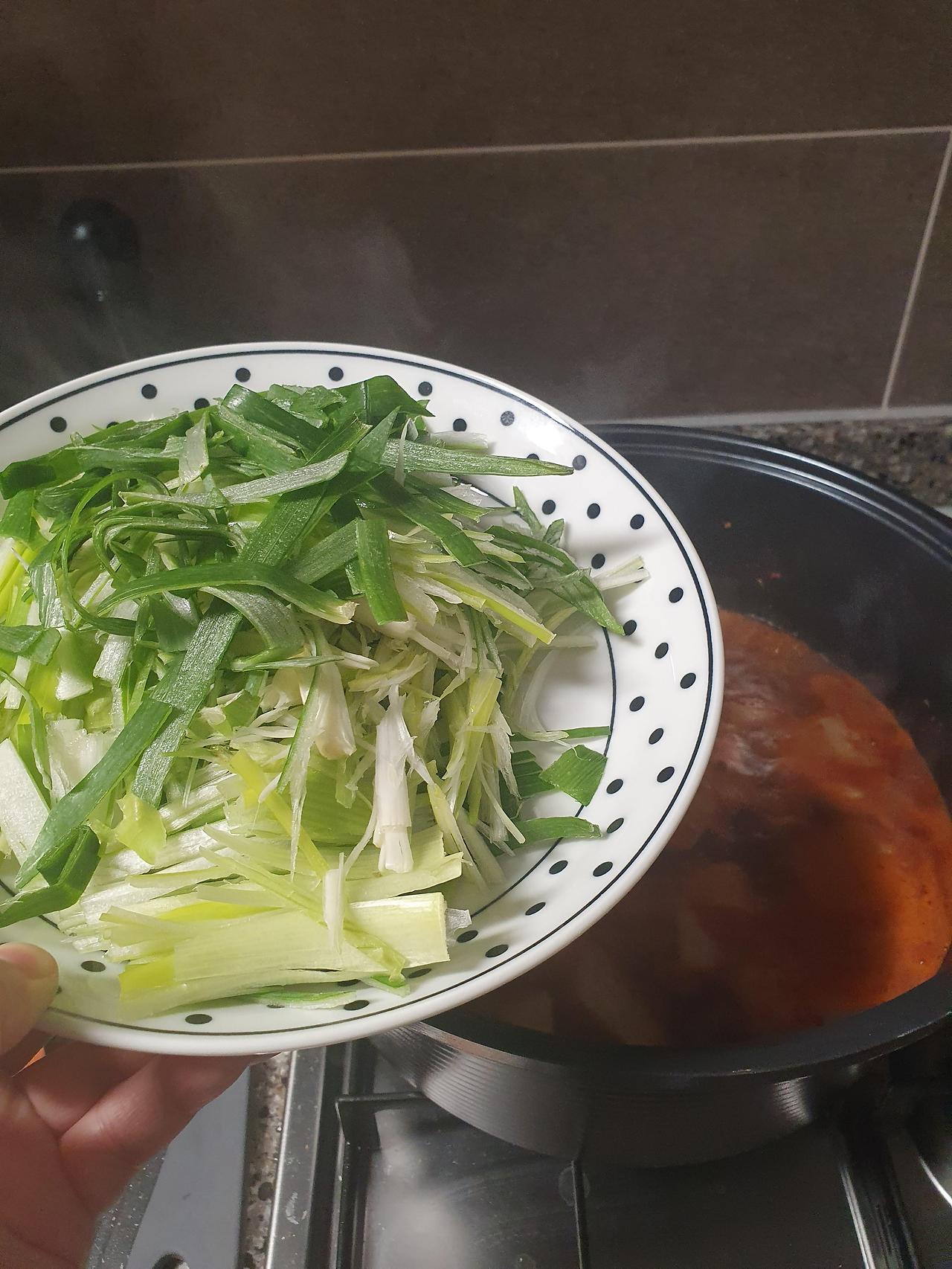 맛있는 경상도식 소고기뭇국 황금레시피 9 ywAAAAAAQABAAACAUwAOw==