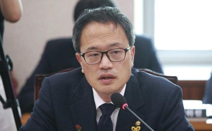 월세값 인상 비난 쏟아지자..박주민 "중개업소가 싼 월세라 했다" 1 ywAAAAAAQABAAACAUwAOw==