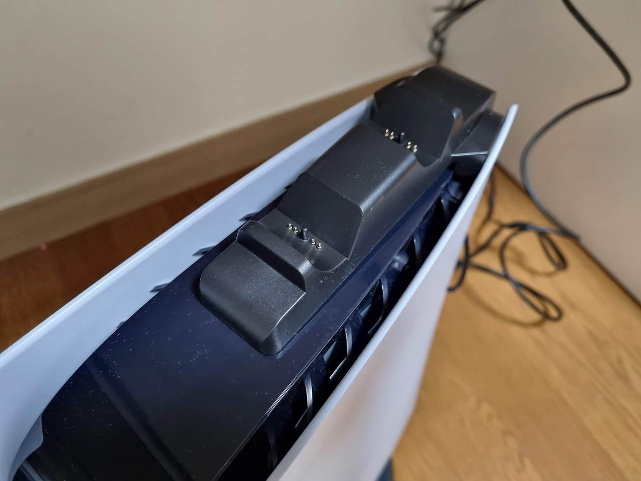 PS5 알리표 듀얼센스 충전거치대 후기 6 ywAAAAAAQABAAACAUwAOw==