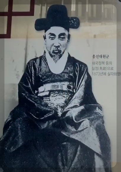 과거와 현대 경복궁의 역사적 비교, 지금과 무엇이 다를까? 3 ywAAAAAAQABAAACAUwAOw==