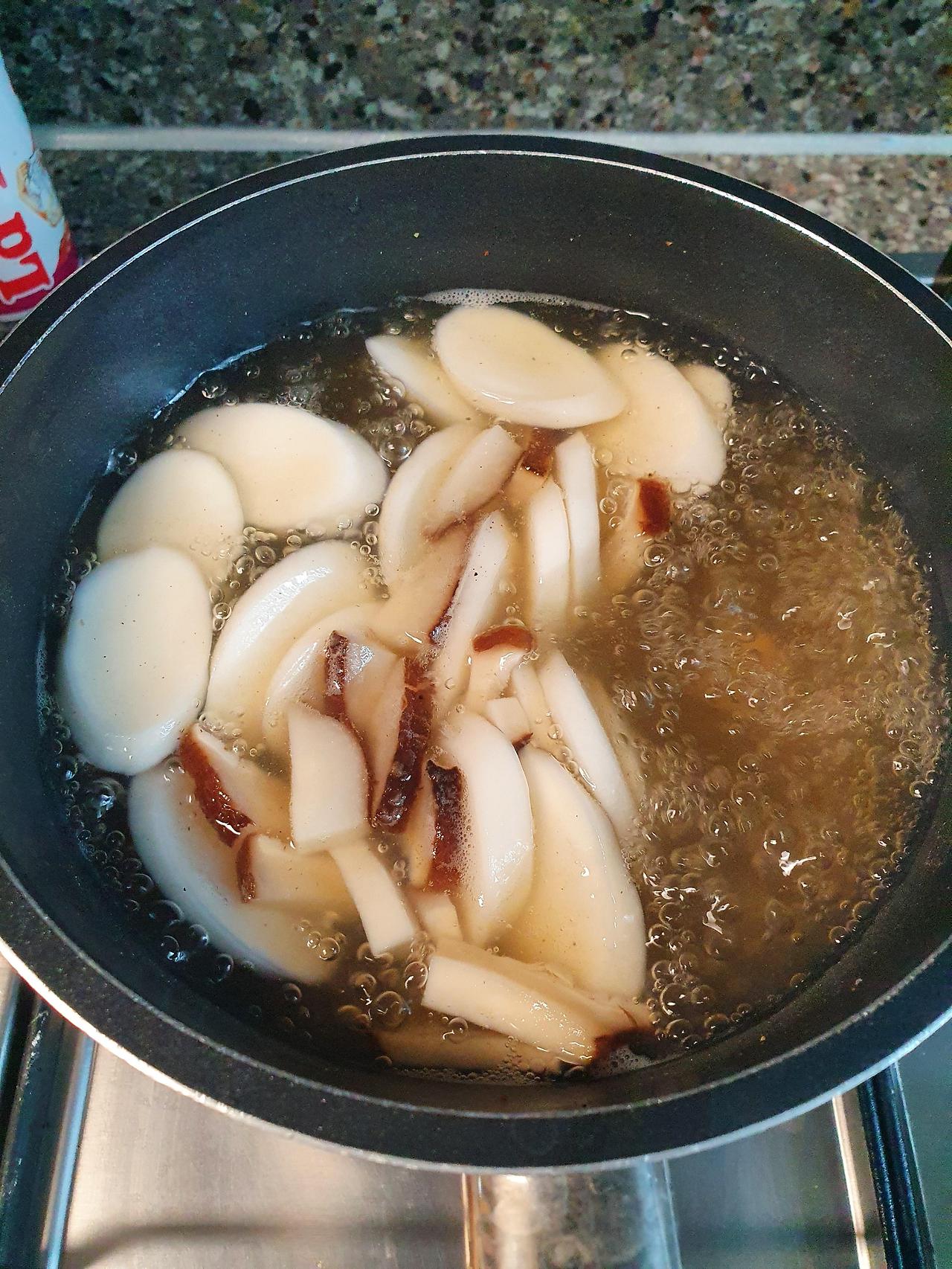 간단하게 들깨 수제비 황금레시피와 들깨효능 5 ywAAAAAAQABAAACAUwAOw==