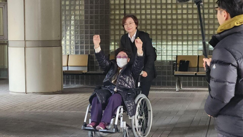 알아두면 돈이 되는 핵심 이슈 브리핑 (feat. 강남 집값 하락, 고물가에 저소득층 고통, 위안부 피해자 일본 정부에 승소, 조달청 전산 마비 및 스스로 사고 및 학습하는 AI 개발) 3 위안부 피해자, 일 정부 상대 항소심 승소
