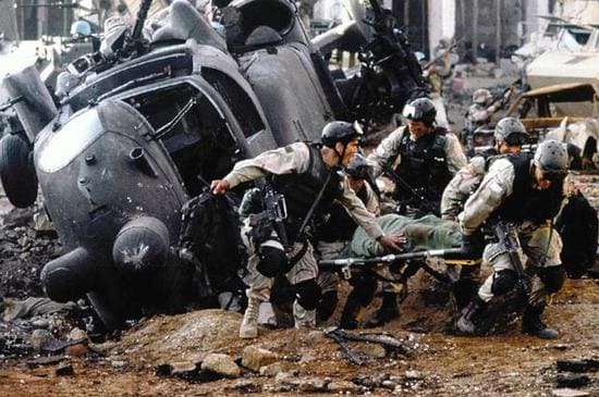 역대급 전쟁 영화 중 하나인 블랙 호크 다운 다시보기