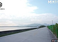 다리 다친 그녀를 공략합니다
