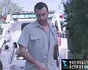 모녀에게 끌려온 행운아