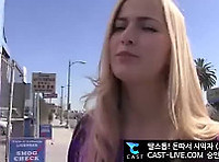 여행온 금발녀 대물 흑형들과
