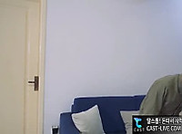 동생자지에 한것 들떠있는 거유누나