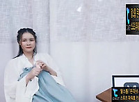 주체 할 수 없는 거유색녀의 흔들리는 젖탱이