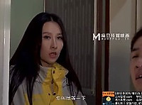 남자에게 둘러싸인 색녀 배달원~ 9분 19초