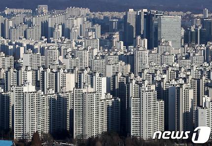 서울 송파구 잠실의 한 아파트단지의 모습.© News1 구윤성 기자