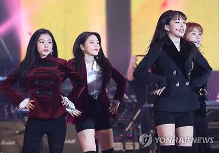北 조선중앙Tv 레드벨벳 무대 통편집..공연무대만 편집 된 이유는? - 스퀘어 카테고리