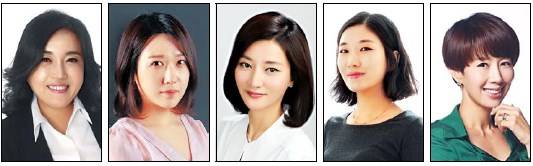 립스틱 5개 제품에 대한 평가를 맡은 전문가들. 왼쪽부터 박선영 국제대 교수, 안미나 이경민 포레 부원장, 안지현 AnG클리닉 원장, 최윤정 에프북 에디터, 피현정 브레인파이 대표.