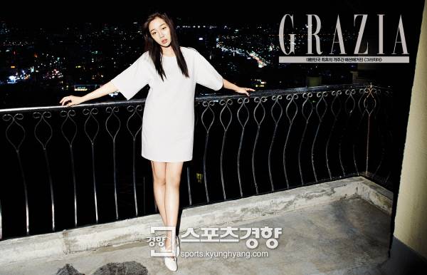 배우 정연주 패션 화보. 사진 그라치아