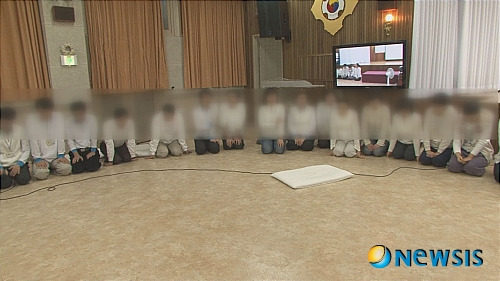 그룹섹스·동성애·탤런트K..'엽기수련원' 영상공개