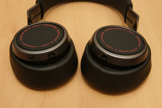 어느 곳에 연결해도 소리를 들을 수 있다