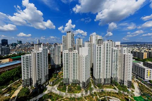 삼성물산이 강남구 대치동 청실아파트를 재건축해 지은 ‘래미안 대치팰리스’ 단지 전경 / 사진=삼성물산
