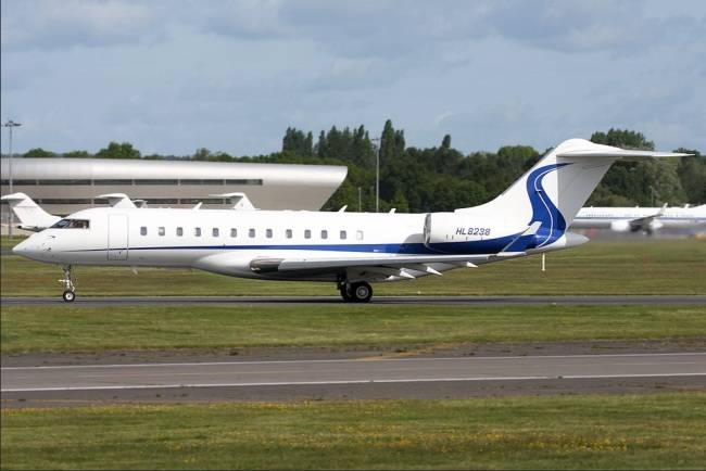 2015년 5월17일 영국에서 촬영된 삼성전용기 HL8238사진 [촬영자: 제임스 맵스테드]