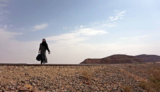와디럼 사막 한 가운데 기차길이 남아 있다.