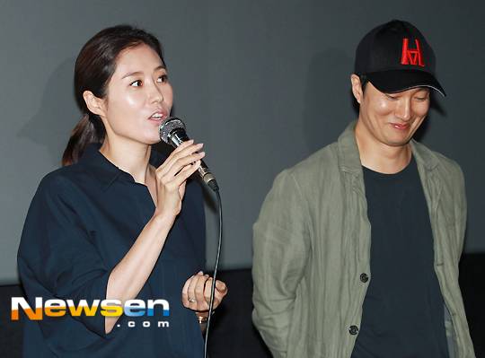 진지하게 답변하는 문소리 ‘감독님이 하자고 하면...’