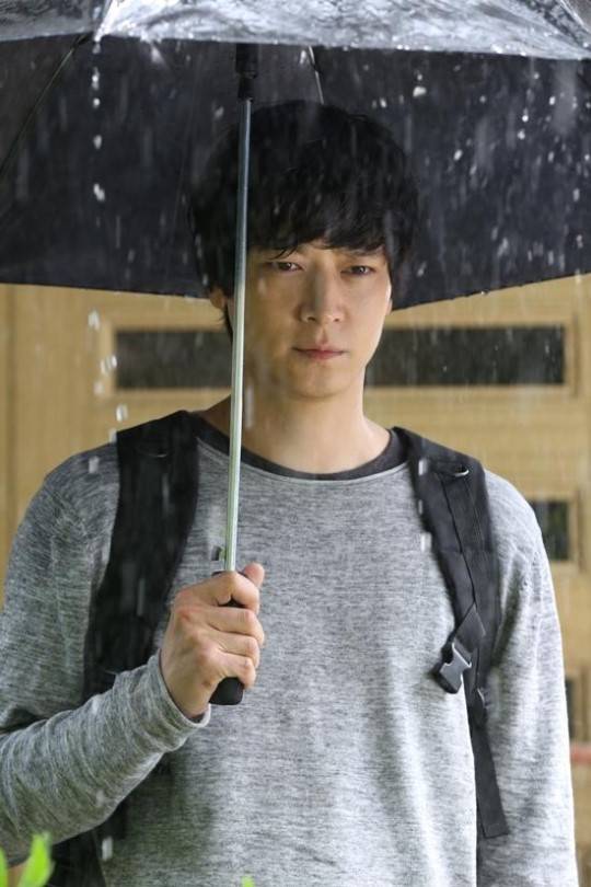 ‘검은사제들’ 강동원