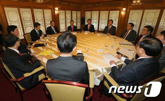 지난해 11월3일 서울 삼청동 총리공관에서 고위 당정청협의가 열리고 있다. 2015.11.3/뉴스1