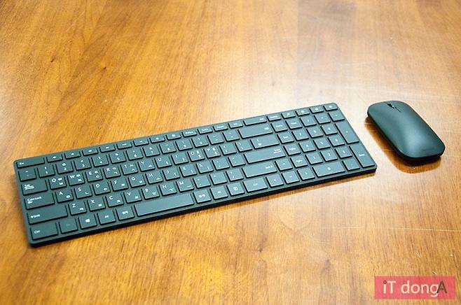 디자이너 블루투스 데스크톱