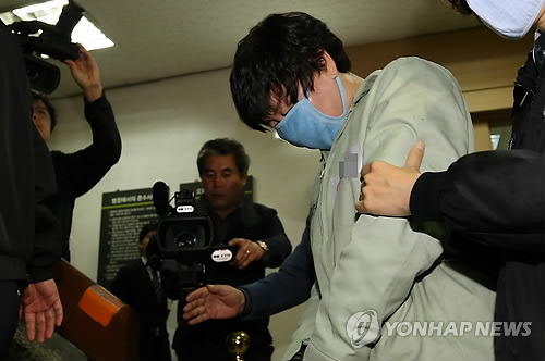 조희팔(58)의 내연녀 김모(55)씨 <<연합뉴스 자료사진>>