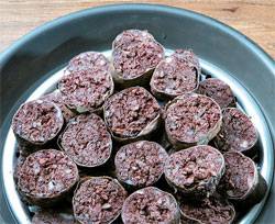 서울 석관동 ‘ 전주남문토종순대국’의 전통 피순대. [임현동 기자]