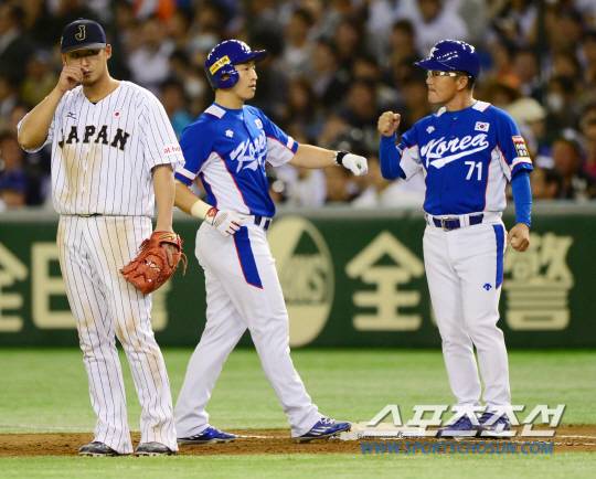 [포토] 손아섭 '9회에 만든 찬스'