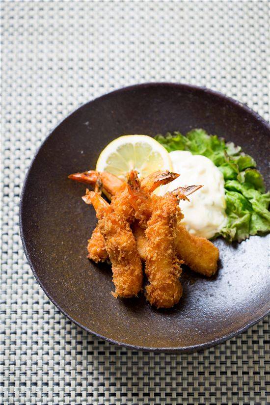 새우튀김과 타르타르 소스